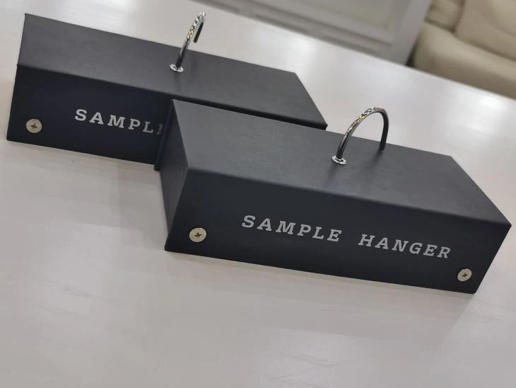 High Quality Showing Sample Hanger